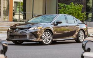 Toyota Camry Hybrid XLE (NA) '2017